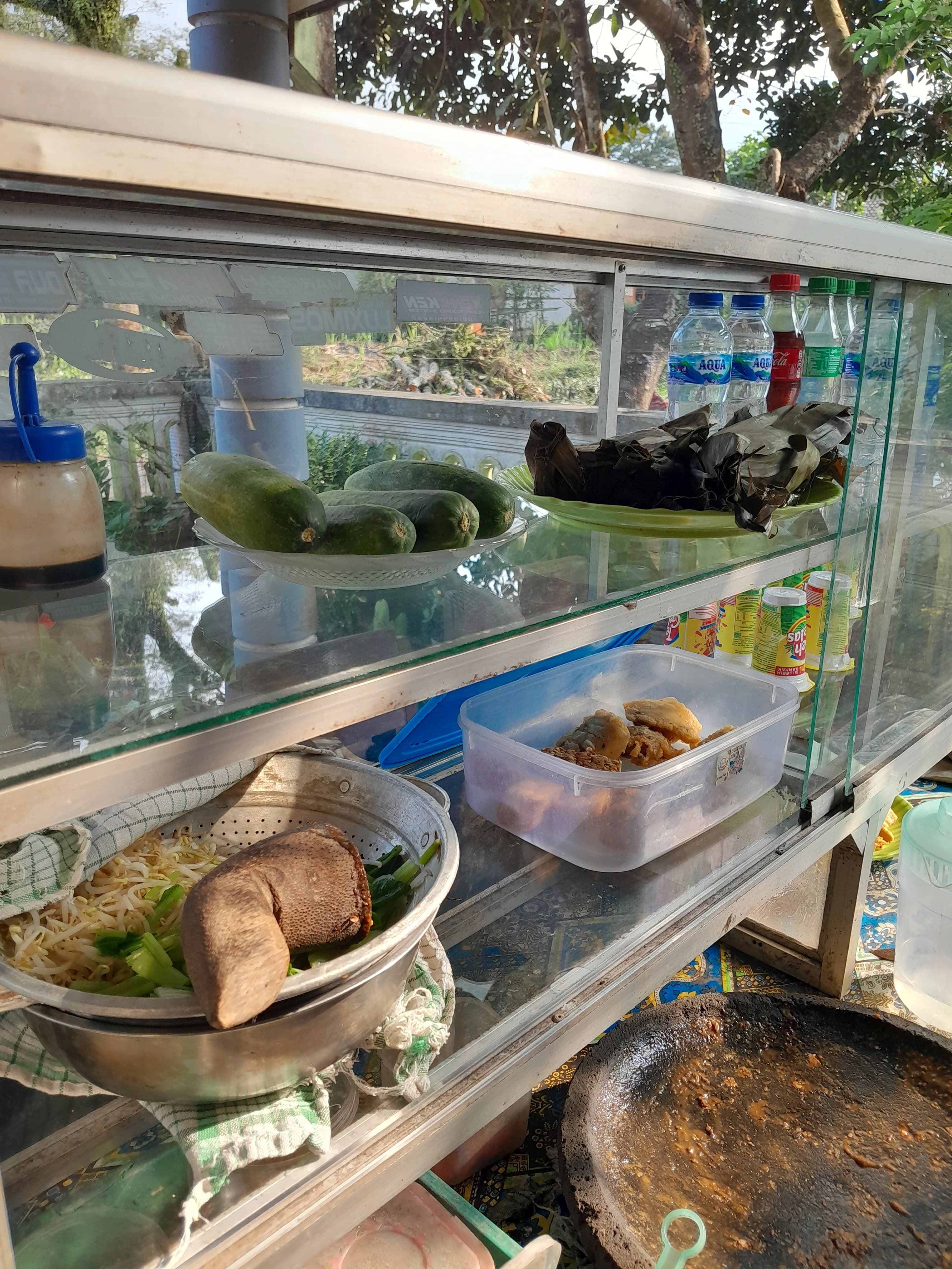 Warung Rujak Bu Sriwati - Foto 4