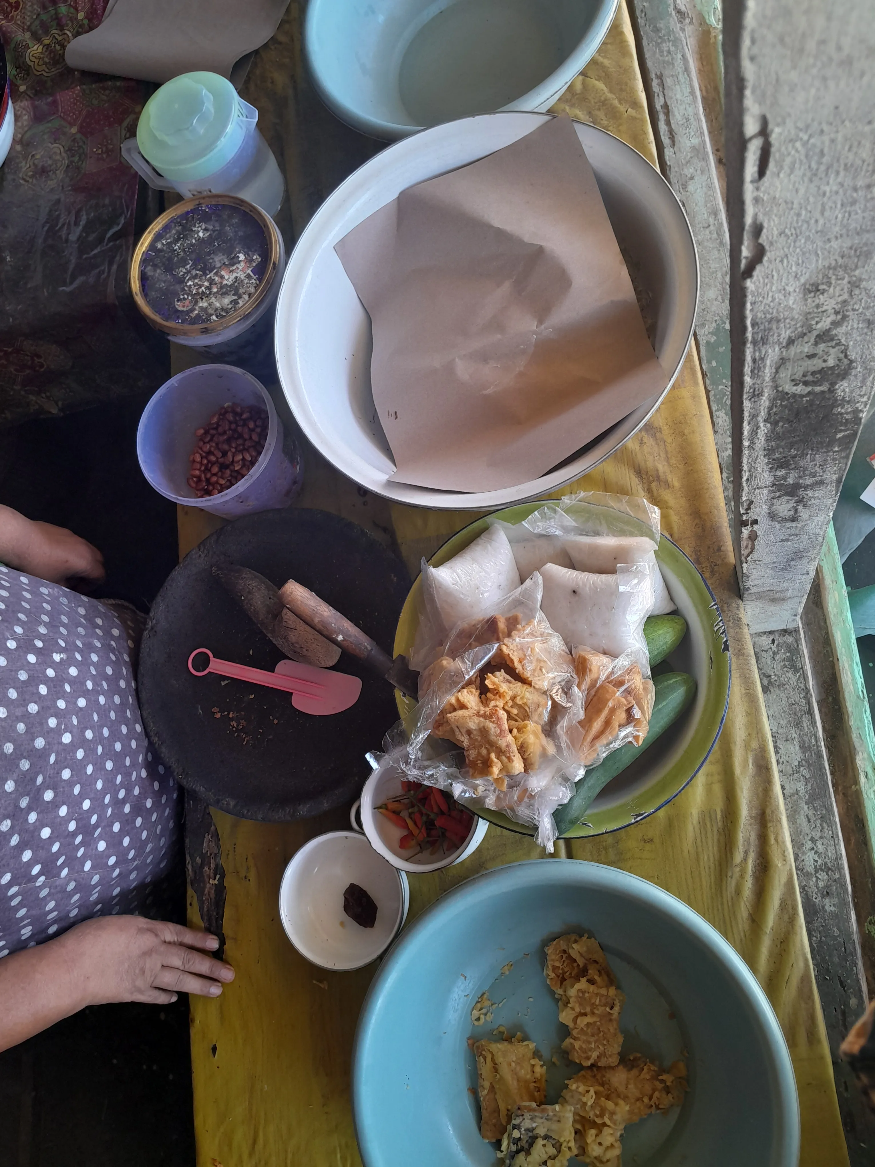 Warung Rujak
dan Gorengan
Ibu Ngademi - Foto 3